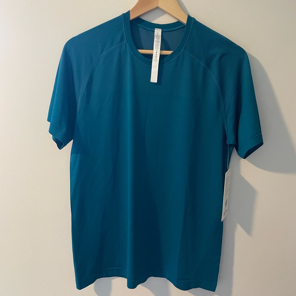 Lulu lemon mens T new with tags